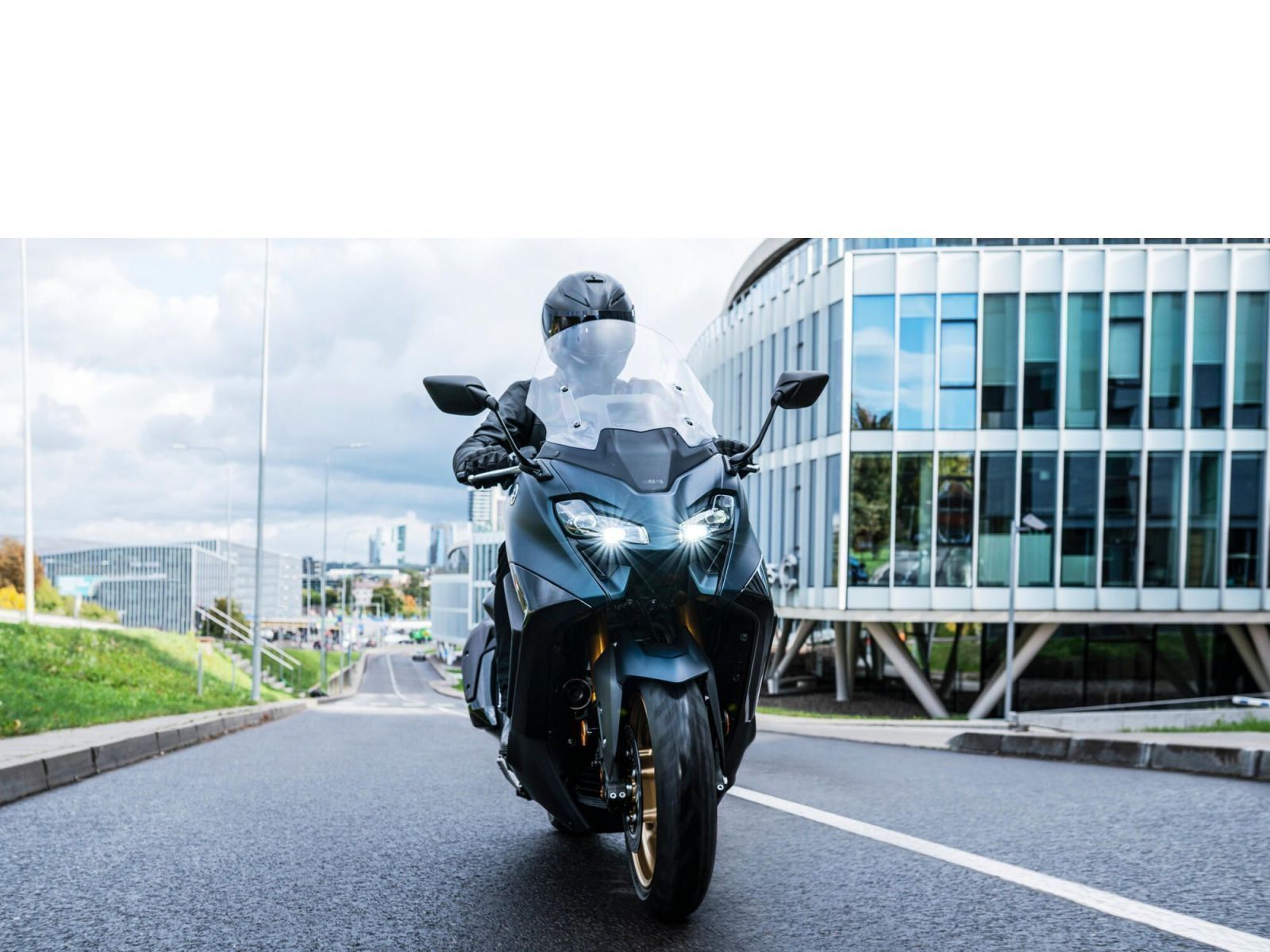 Скутер Yamaha TMax Tech MAX - Tech Black '2023